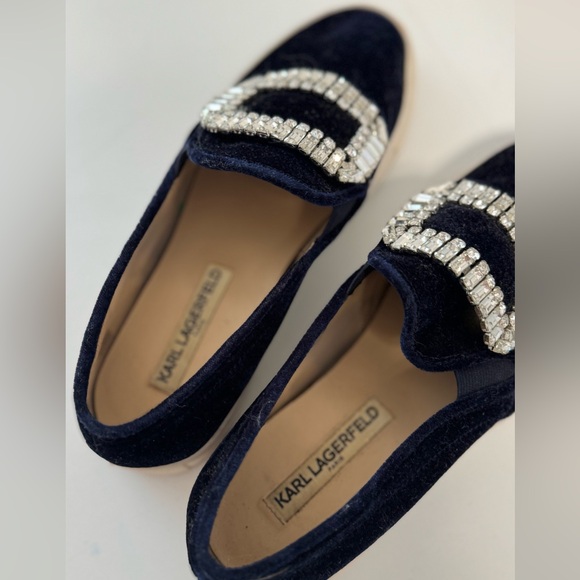 Karl Lagerfeld Navy Velvet Slip on Shoes with Diamond Buckle. Size 8,5 - Picture 7 of 9
